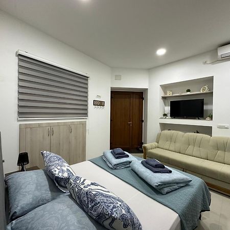 מוסטר Studio Apartment In Old Town- With Parking מראה חיצוני תמונה