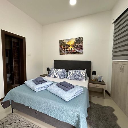 מוסטר Studio Apartment In Old Town- With Parking מראה חיצוני תמונה